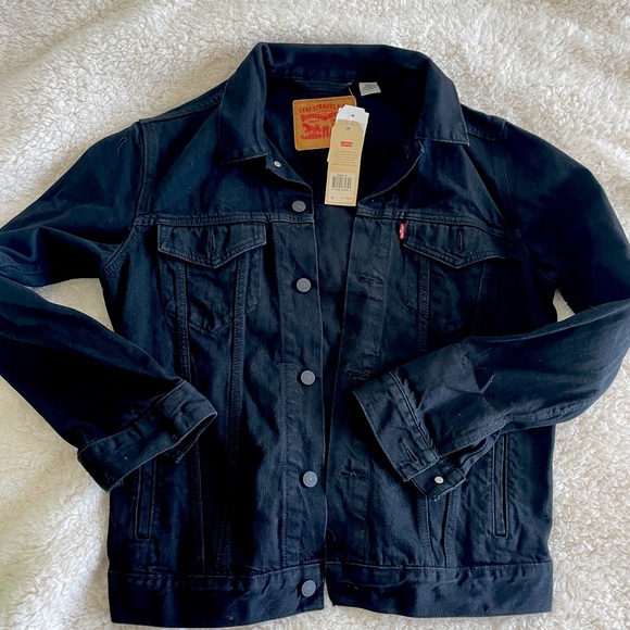 Levi’s black jacket brand new with tags !!!